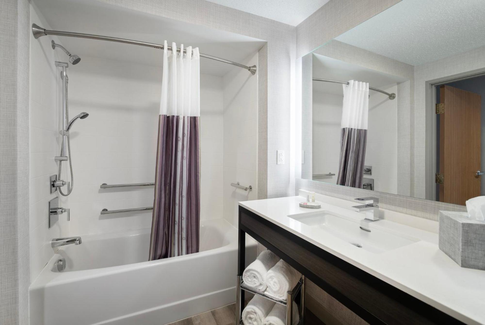 Holiday Inn Express South Burlington - Downtown By Ihg Extérieur photo